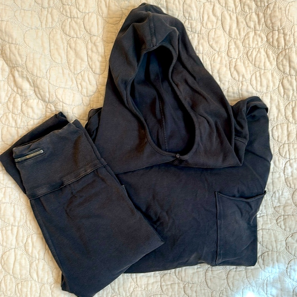 Free People Hot Shot hooded set. NWT Size XS $68 washed black